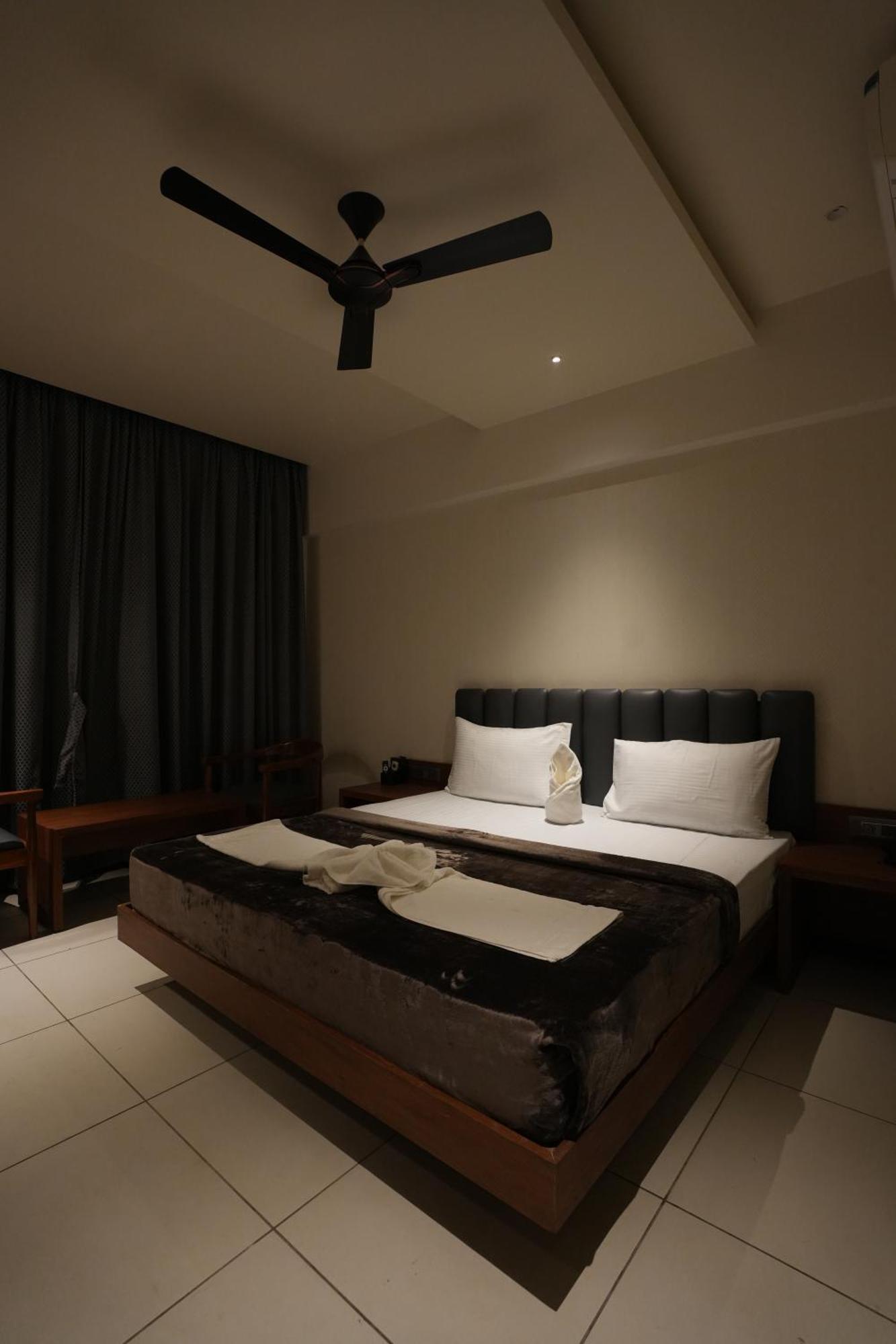 Hotel Swathi Hospet Exterior foto